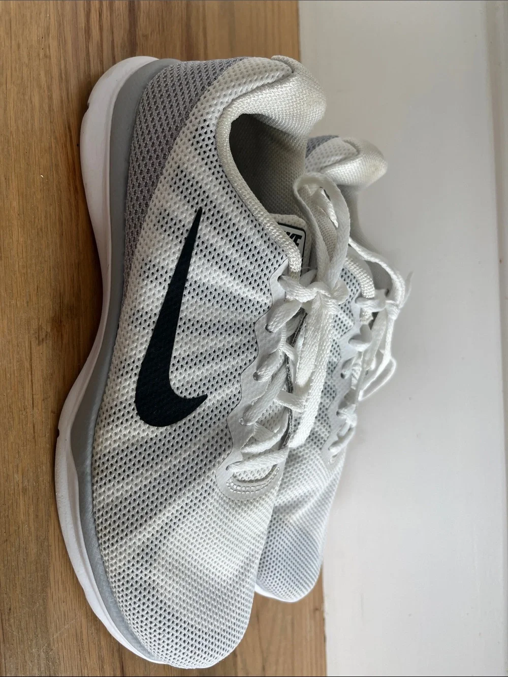 Nike White and Black Mesh Training Sneakers